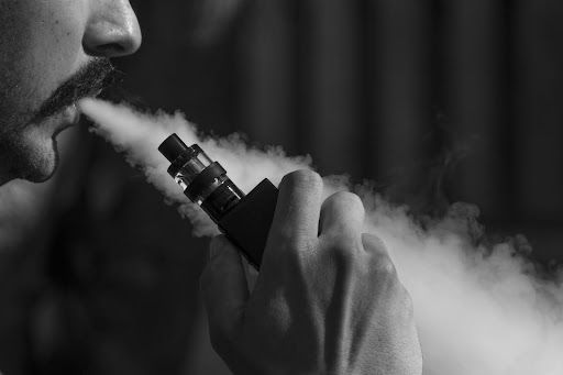 Blue Razz Ice Geek Bar Review: A Must-Try for Vape Lovers
